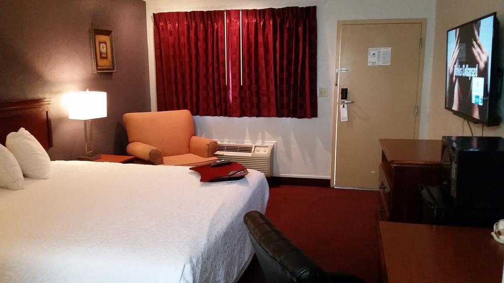 Americas Best Value Inn Oklahoma City South Exterior photo